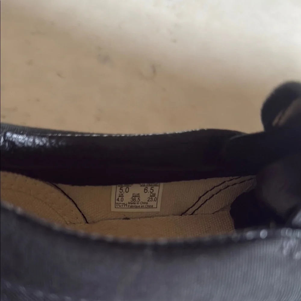 Vans Women's Black Slip-On Shoes - Picture 7 of 7